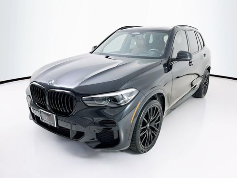 Used 2022 BMW X5 xDrive40i w/ M Sport Package AWD/4WD image 3