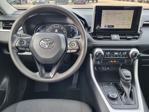 Used 2025 Toyota RAV4 XLE image 16