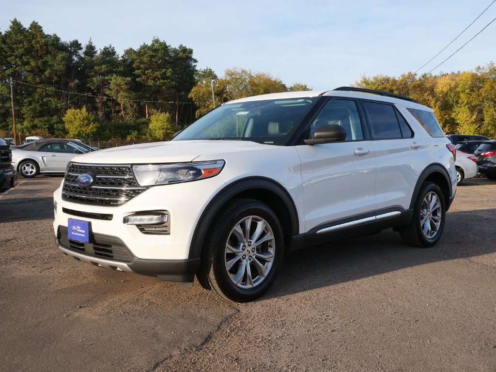 Certified 2020 Ford Explorer XLT w/ Equipment Group 202A AWD/4WD image 2