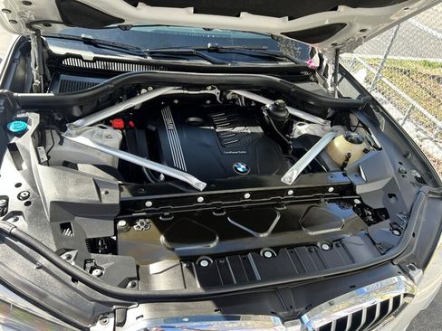 Used 2020 BMW X5 xDrive40i w/ Convenience Package image 45