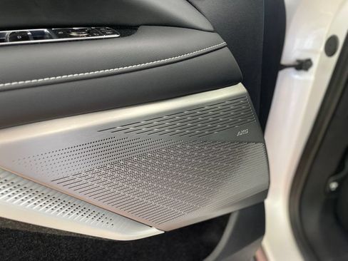 Used 2025 Cadillac Optiq Luxury 2 w/ LPO, Floor Liner Package AWD/4WD image 22