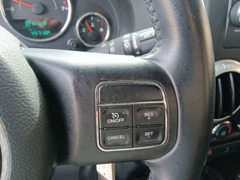 Used 2017 Jeep Wrangler Rubicon w/ Power Convenience Group AWD/4WD image 18