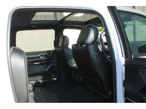 Used 2024 RAM 1500 Laramie AWD/4WD image 12