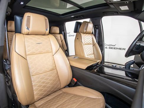 Used 2021 Cadillac Escalade ESV Premium Luxury w/ Driver Assist Tech Package AWD/4WD image 20