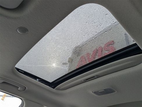 Used 2025 Hyundai Venue SEL image 26