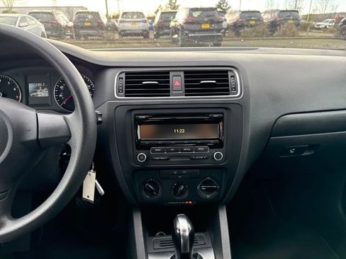 Used 2014 Volkswagen Jetta SE image 20