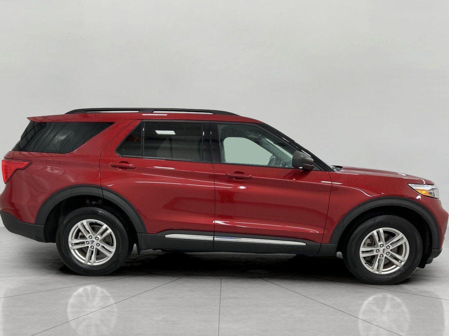 Used 2024 Ford Explorer XLT w/ Equipment Group 202A AWD/4WD image 12