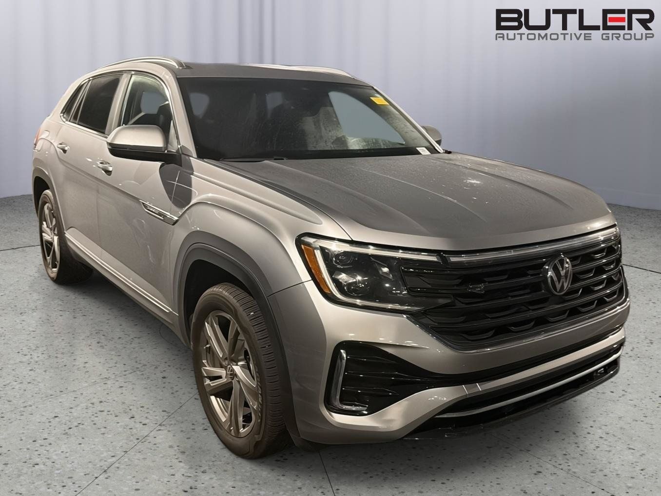 Used 2024 Volkswagen Atlas Cross Sport SEL R-Line AWD/4WD image 6