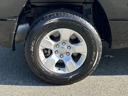 Used 2022 RAM 1500 Big Horn AWD/4WD image 12