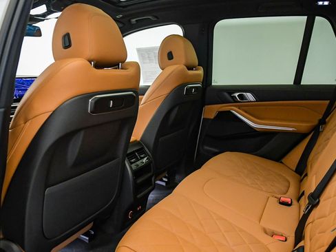 Certified 2024 BMW X5 xDrive40i w/ Parking Assistance Package AWD/4WD image 19