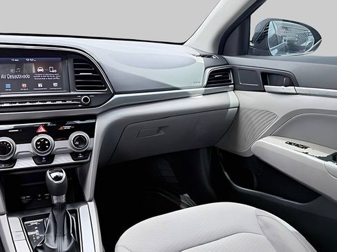 Used 2019 Hyundai Elantra SEL FWD image 14