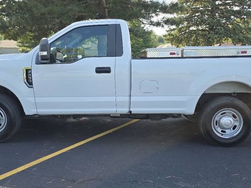 Used 2018 Ford F250 XL w/ Power Equipment Group RWD image 5