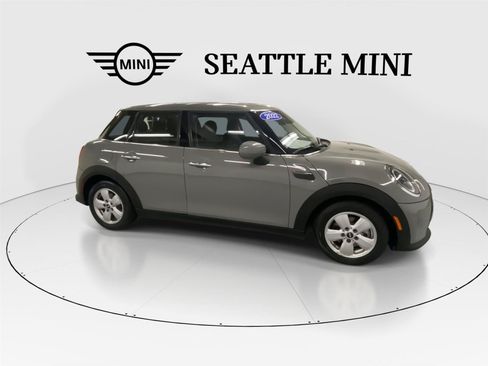 Used 2022 MINI Cooper 4-Door Hardtop FWD image 13