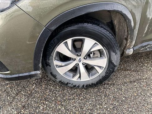 Used 2022 Subaru Ascent Premium w/ Convenience Package AWD/4WD image 4