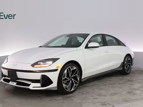 Used 2024 Hyundai Ioniq 6 SEL RWD image 2