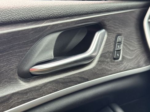 Used 2023 Jeep Grand Cherokee 4WD 4xe w/ Luxury Tech Group II image 25