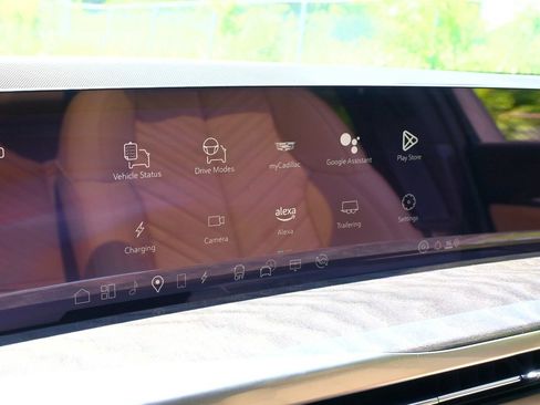 New 2025 Cadillac Escalade IQ Luxury 2 AWD/4WD image 4