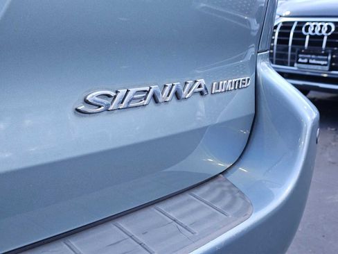 Used 2009 Toyota Sienna XLE Limited image 10