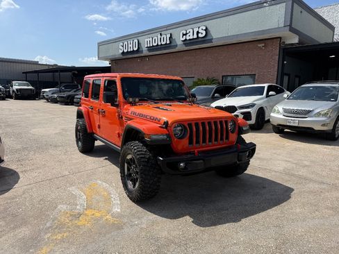 Used 2018 Jeep Wrangler Unlimited Rubicon w/ Dual Top Group AWD/4WD image 2