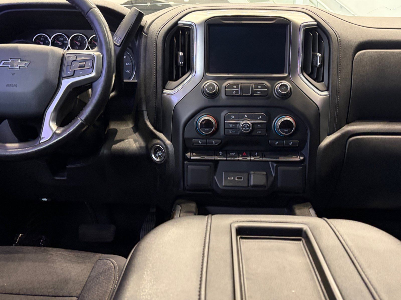 Used 2021 Chevrolet Silverado 1500 LT Trail Boss w/ Bed Protection Package AWD/4WD image 17