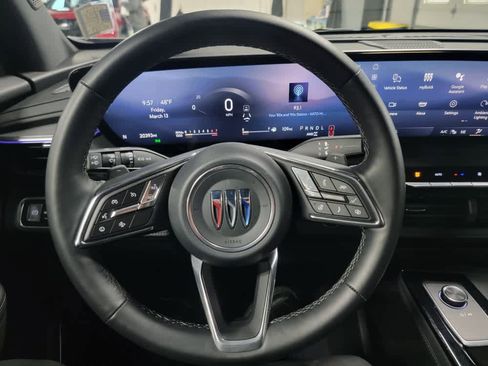 Certified 2025 Buick Enclave Preferred image 19