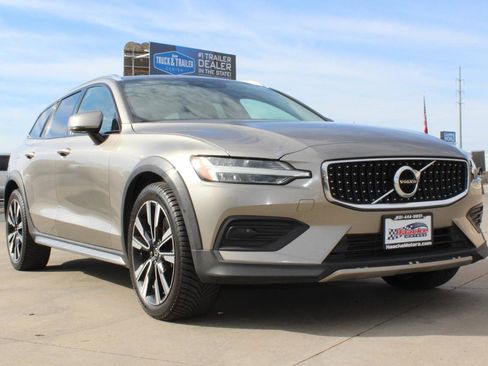Used 2020 Volvo V60 T5 Cross Country AWD/4WD image 63