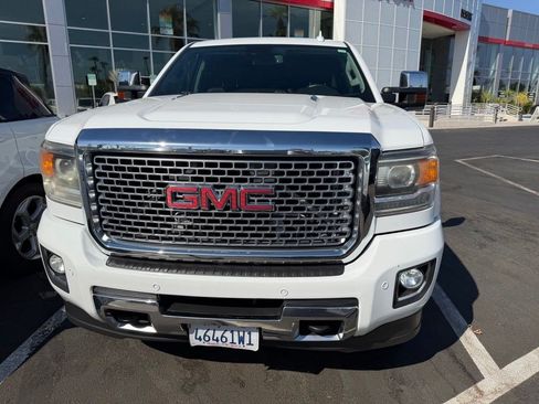 Used 2016 GMC Sierra 2500 Denali w/ Duramax Plus Package AWD/4WD image 14