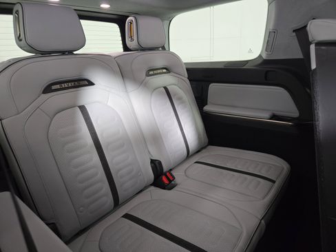 Used 2024 Rivian R1S Adventure AWD/4WD image 25