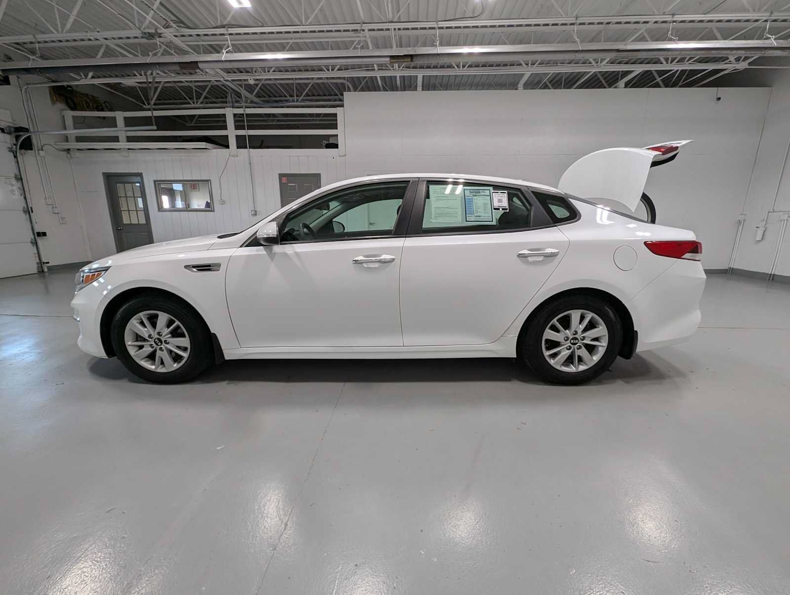 Used 2016 Kia Optima LX FWD image 11