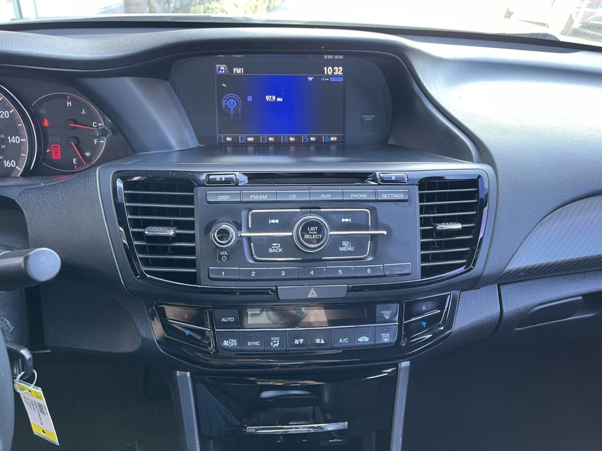 Used 2017 Honda Accord Sport image 18