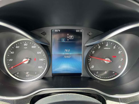 Used 2020 Mercedes-Benz GLC 300 4MATIC w/ Premium Package image 34