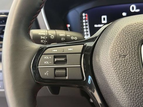 Used 2025 Honda Pilot Black Edition image 36