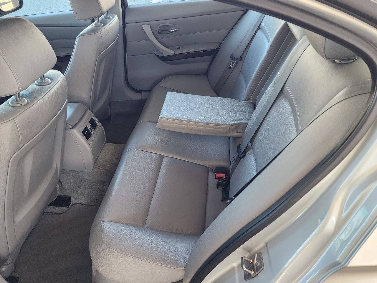 Used 2011 BMW 328i Sedan RWD image 30