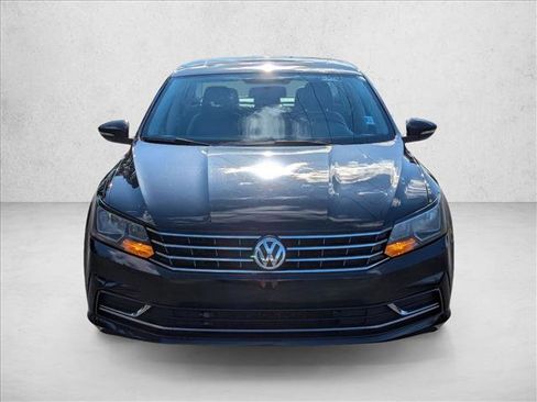 Used 2019 Volkswagen Passat 2.0T Wolfsburg image 2