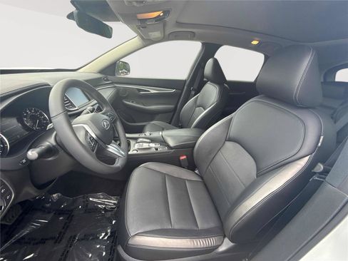 Certified 2025 INFINITI QX50 Luxe AWD/4WD image 11