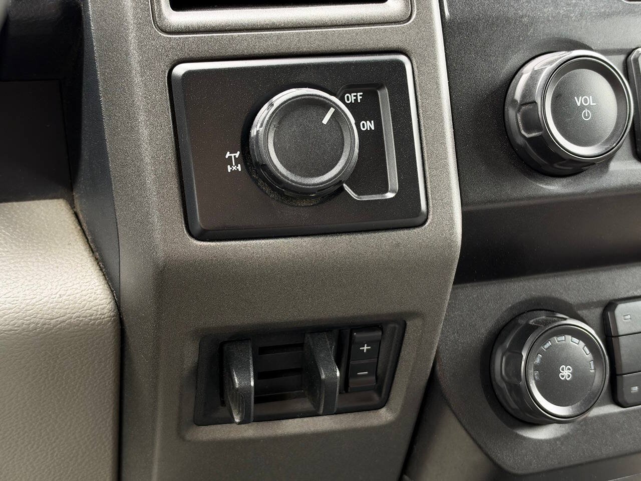 Used 2020 Ford F250 XL w/ Power Equipment Group RWD image 20