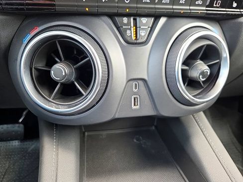 Used 2020 Chevrolet Blazer LT FWD image 19