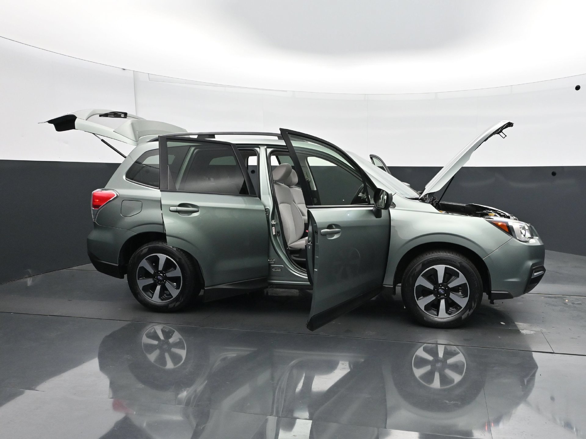 Used 2017 Subaru Forester 2.5i Premium w/ Popular Package #2A AWD/4WD image 36