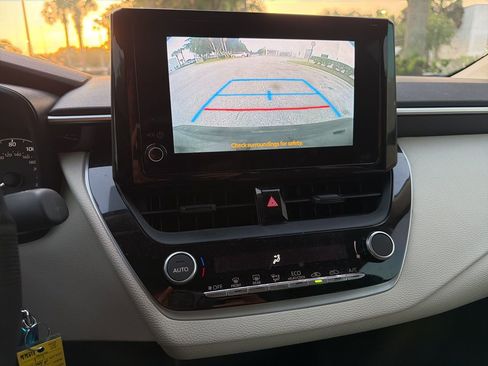 Used 2024 Toyota Corolla LE FWD image 11