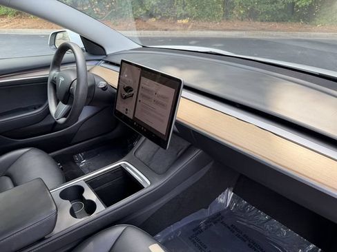 Used 2023 Tesla Model 3 Standard Range RWD image 31