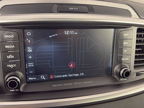 Used 2019 Kia Sorento SX image 55