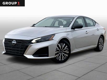 Used 2024 Nissan Altima 2.5 SV