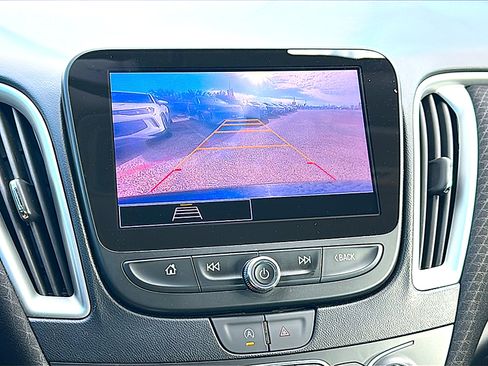 Used 2024 Chevrolet Malibu LT image 32