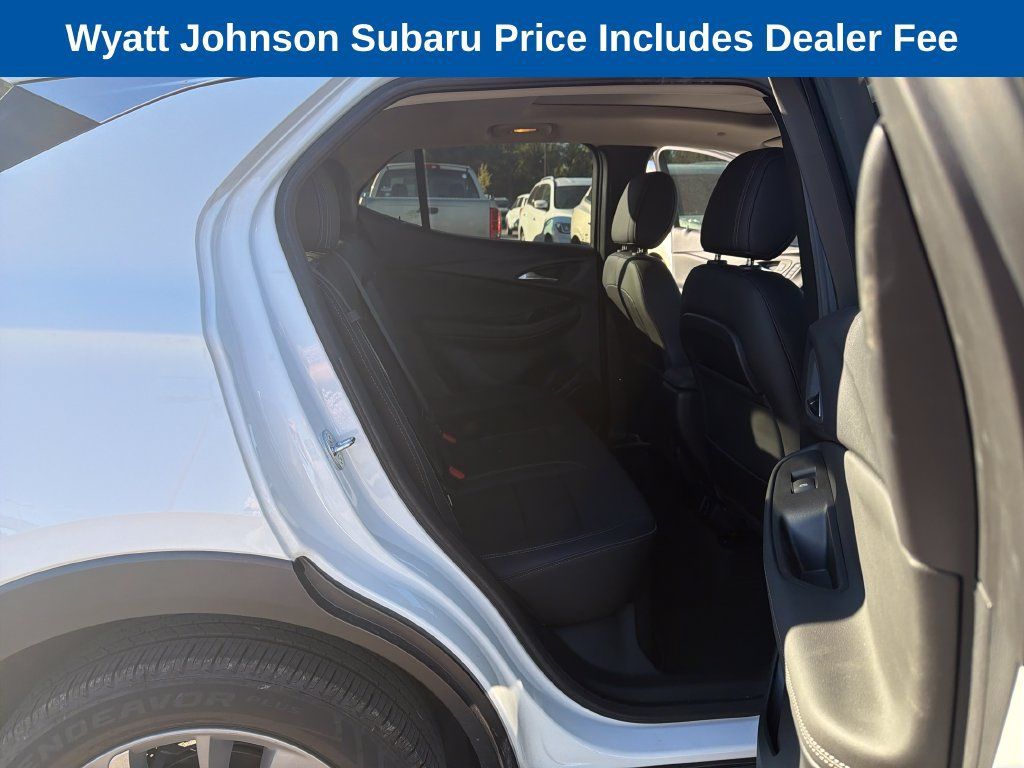 Used 2022 Buick Encore GX Essence w/ Experience Buick Package FWD image 41