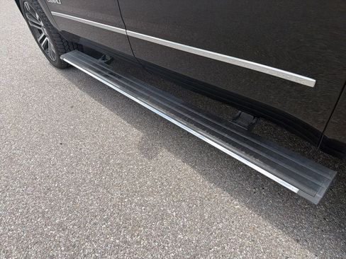 Used 2018 GMC Yukon XL Denali w/ Enhanced Security Package image 22