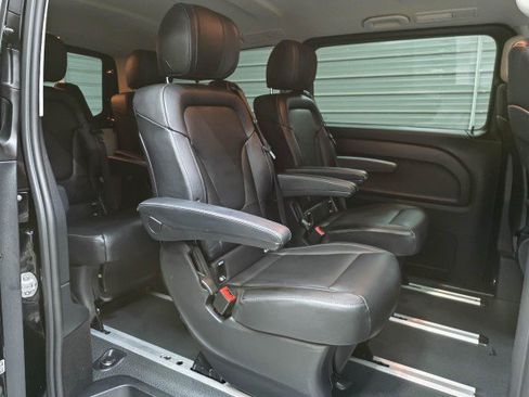Used 2018 Mercedes-Benz Metris Passenger image 20