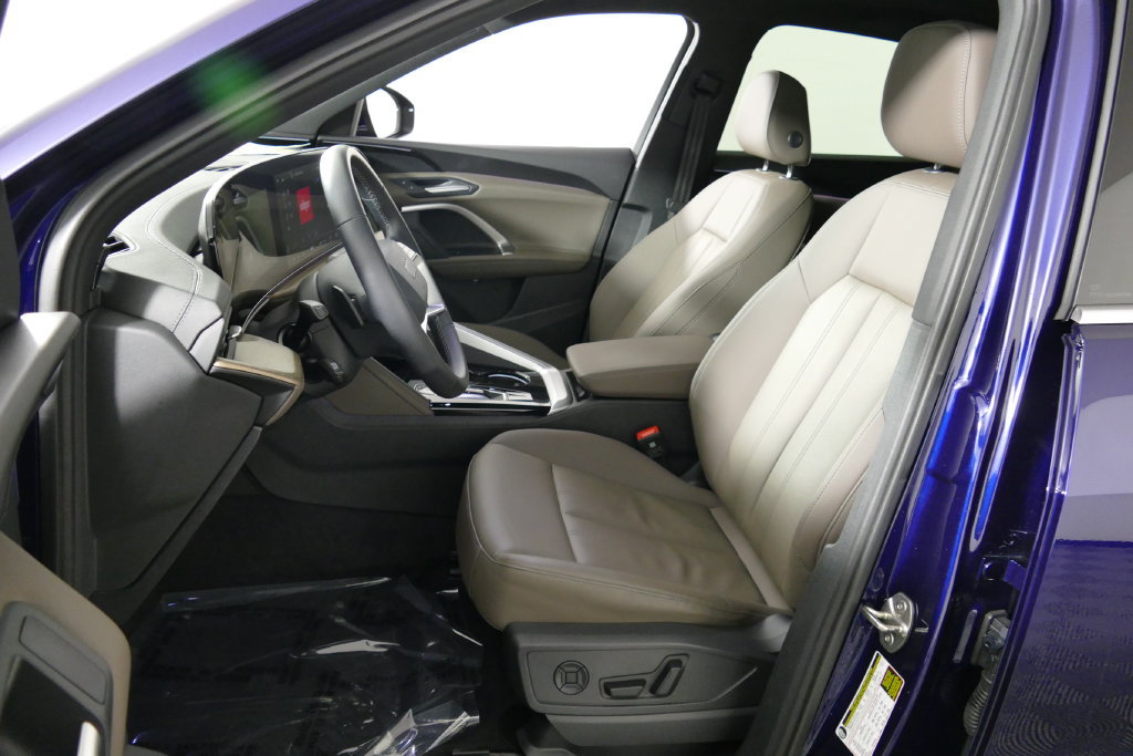 Certified 2025 Audi Q5 Premium AWD/4WD image 10