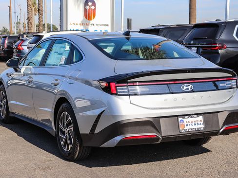 New 2026 Hyundai Sonata Blue FWD image 9