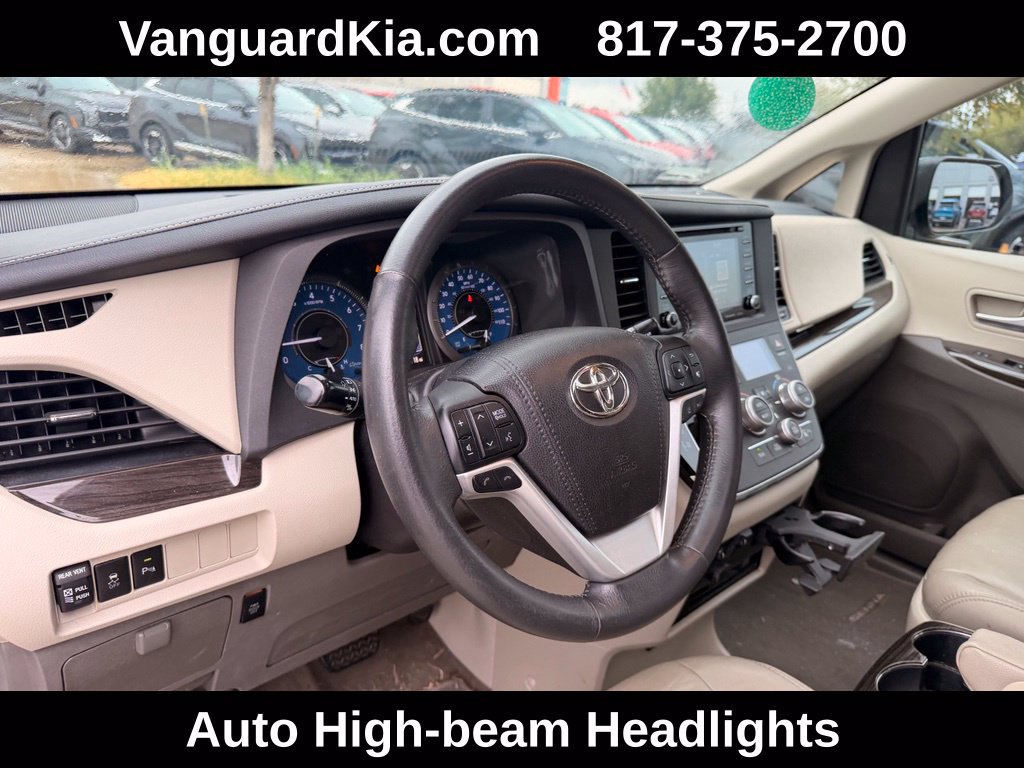 Used 2018 Toyota Sienna XLE Premium FWD image 14