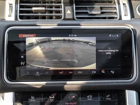 Used 2018 Land Rover Range Rover HSE image 18